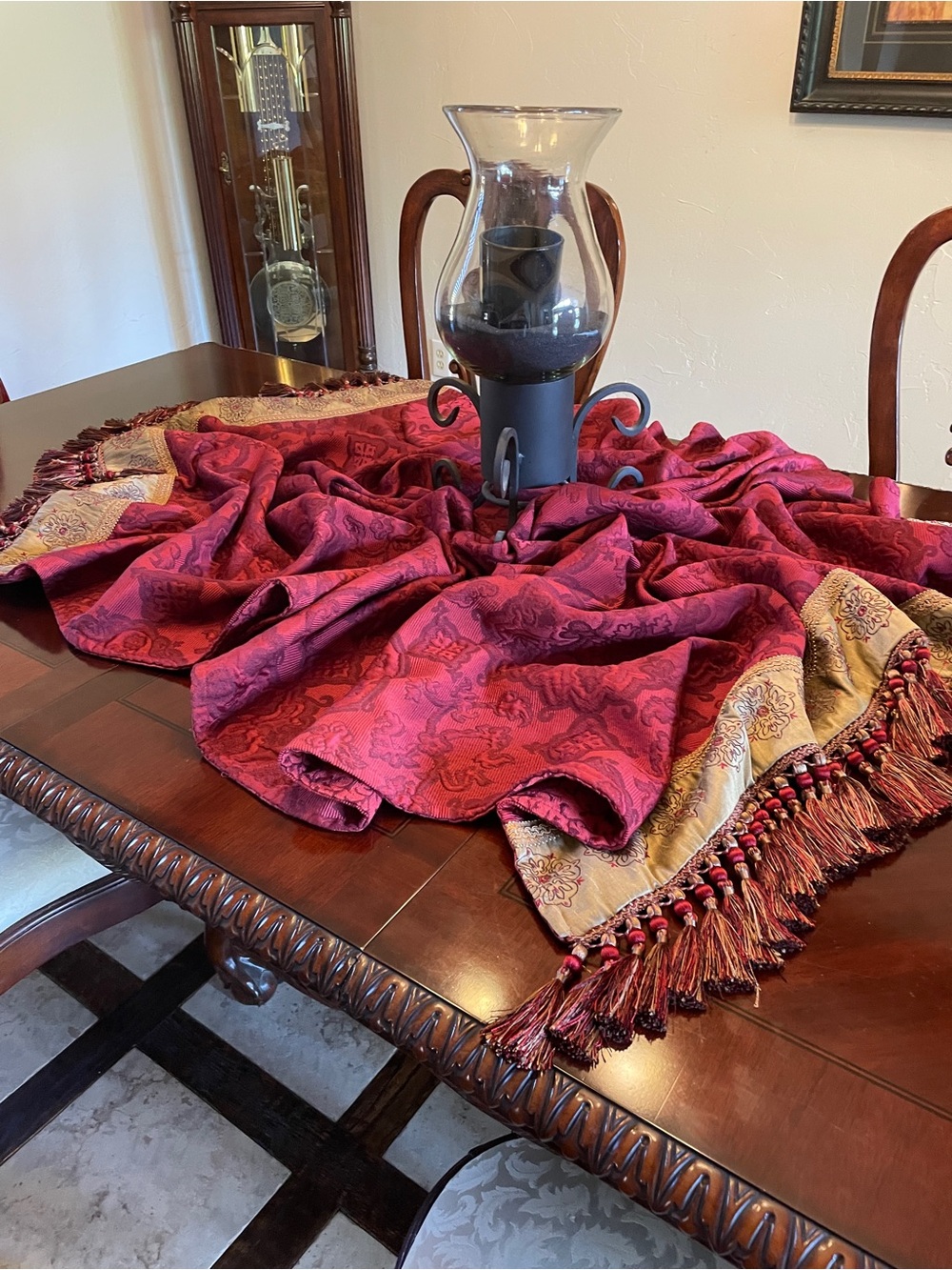 Elegant Red and Gold Jacquard Table Runner with Tassel Trim